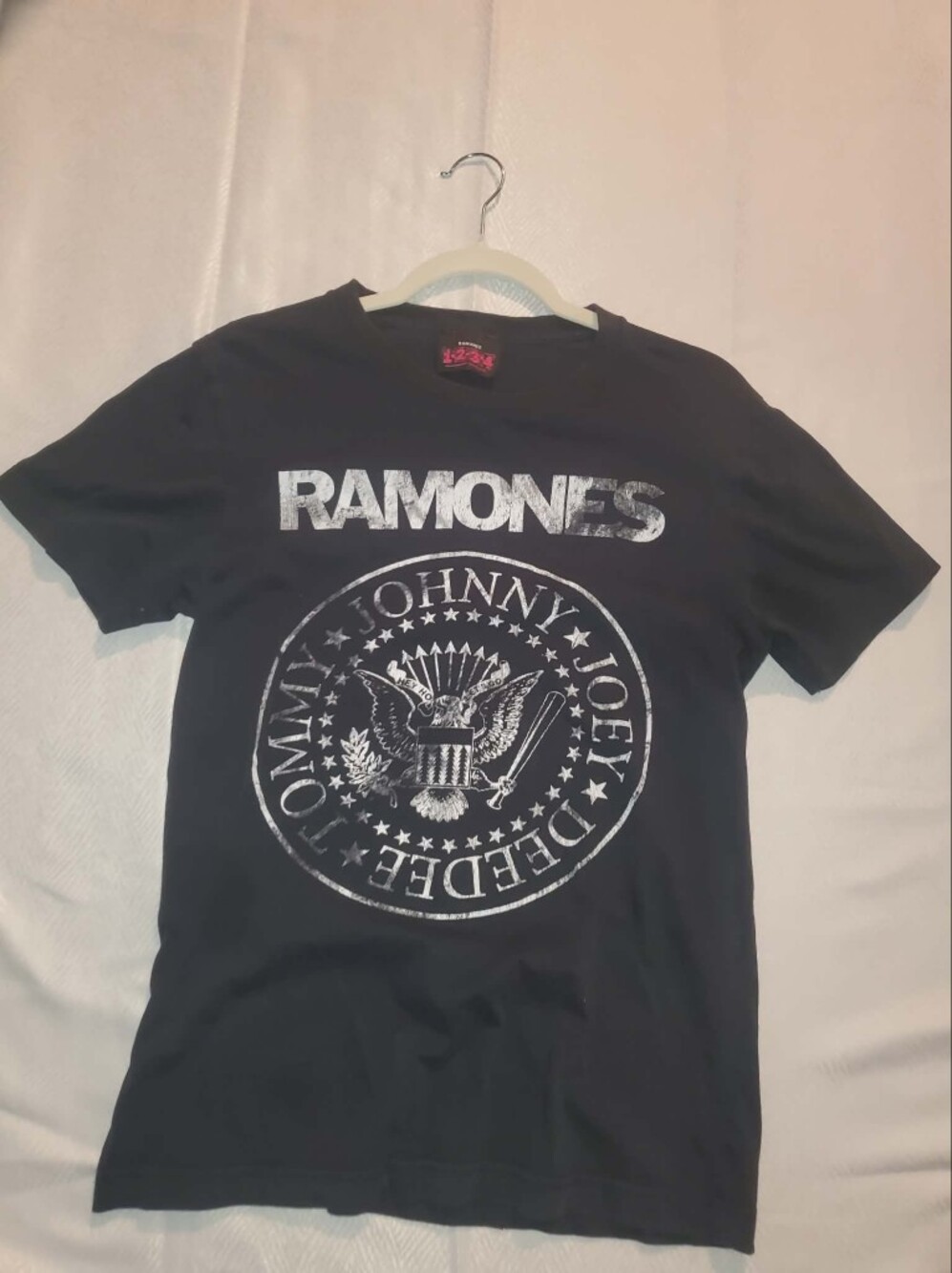 Vintage Ramones 1-2-3-4 Seal Logo Black Graphic T-Shirt